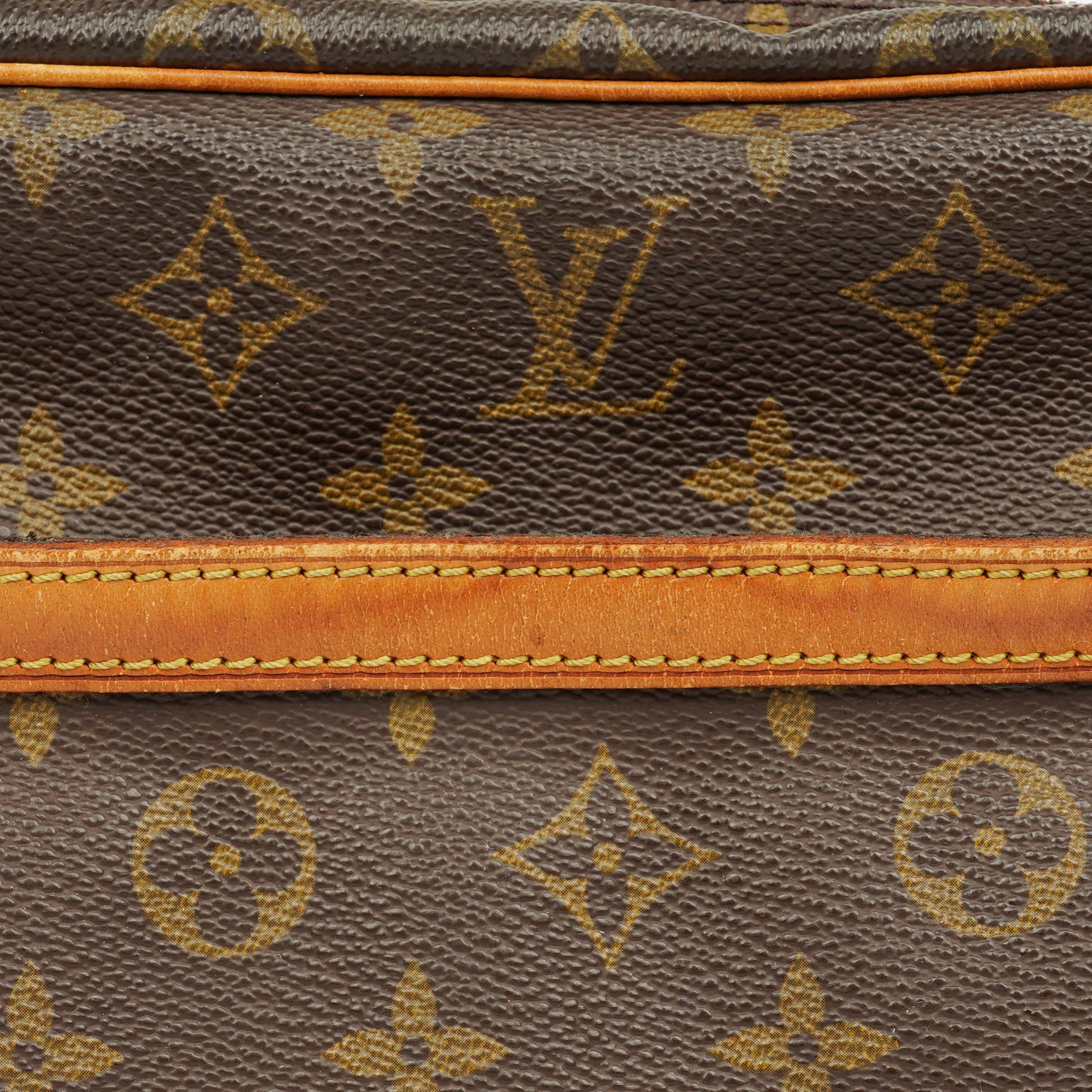 Louis Vuitton Trocadero 27 aus Monogram Canvas