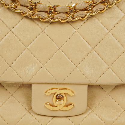 Chanel Classic Single Flap Tasche aus gestepptem Lammleder in Neutral Beige mit 24K vergoldeter Hardware