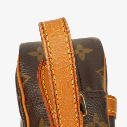 Louis Vuitton Trocadero 27 aus Monogram Canvas