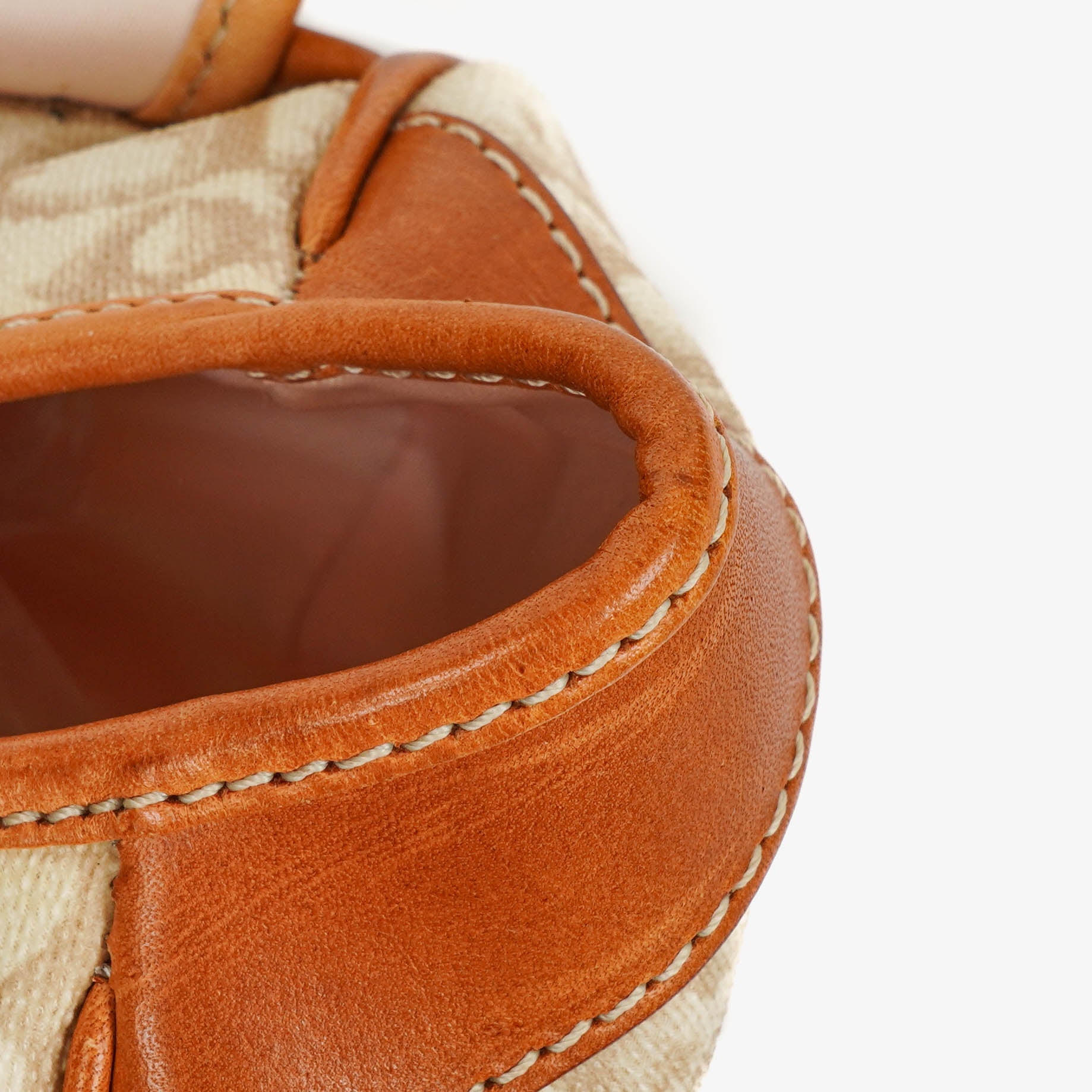 Christian Dior Romantique Trotter Monogramm Tasche aus beschichtetem Canvas in Tan