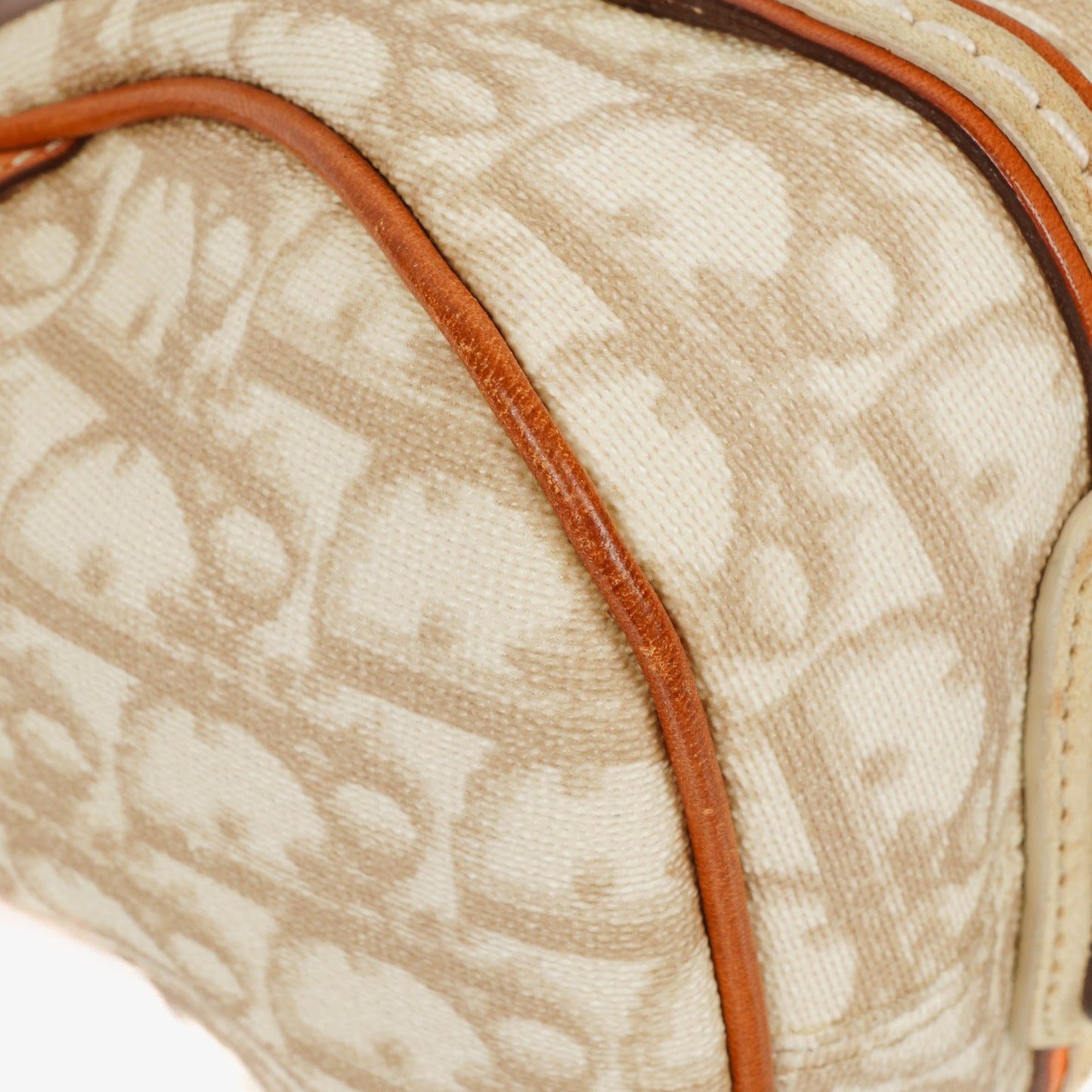 Christian Dior Romantique Trotter Monogramm Tasche aus beschichtetem Canvas in Tan