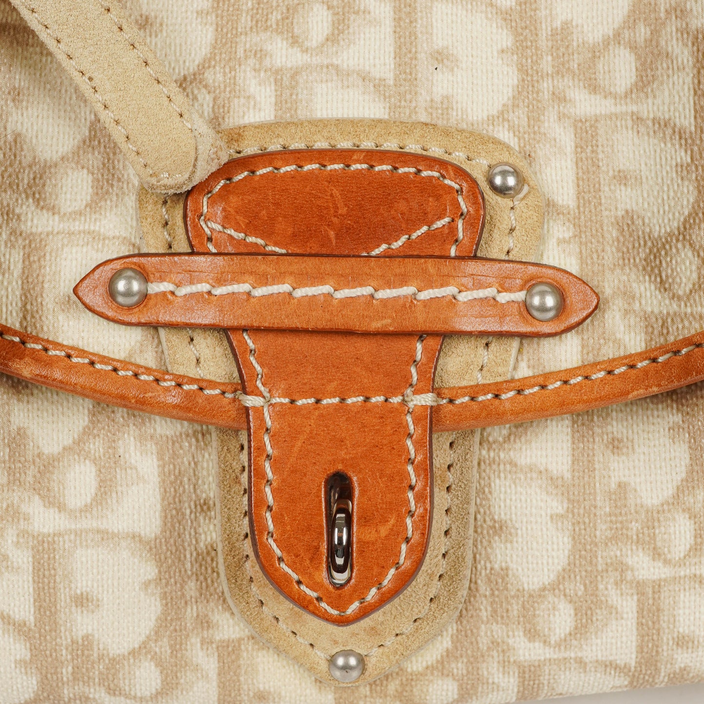 Christian Dior Romantique Trotter Monogramm Tasche aus beschichtetem Canvas in Tan