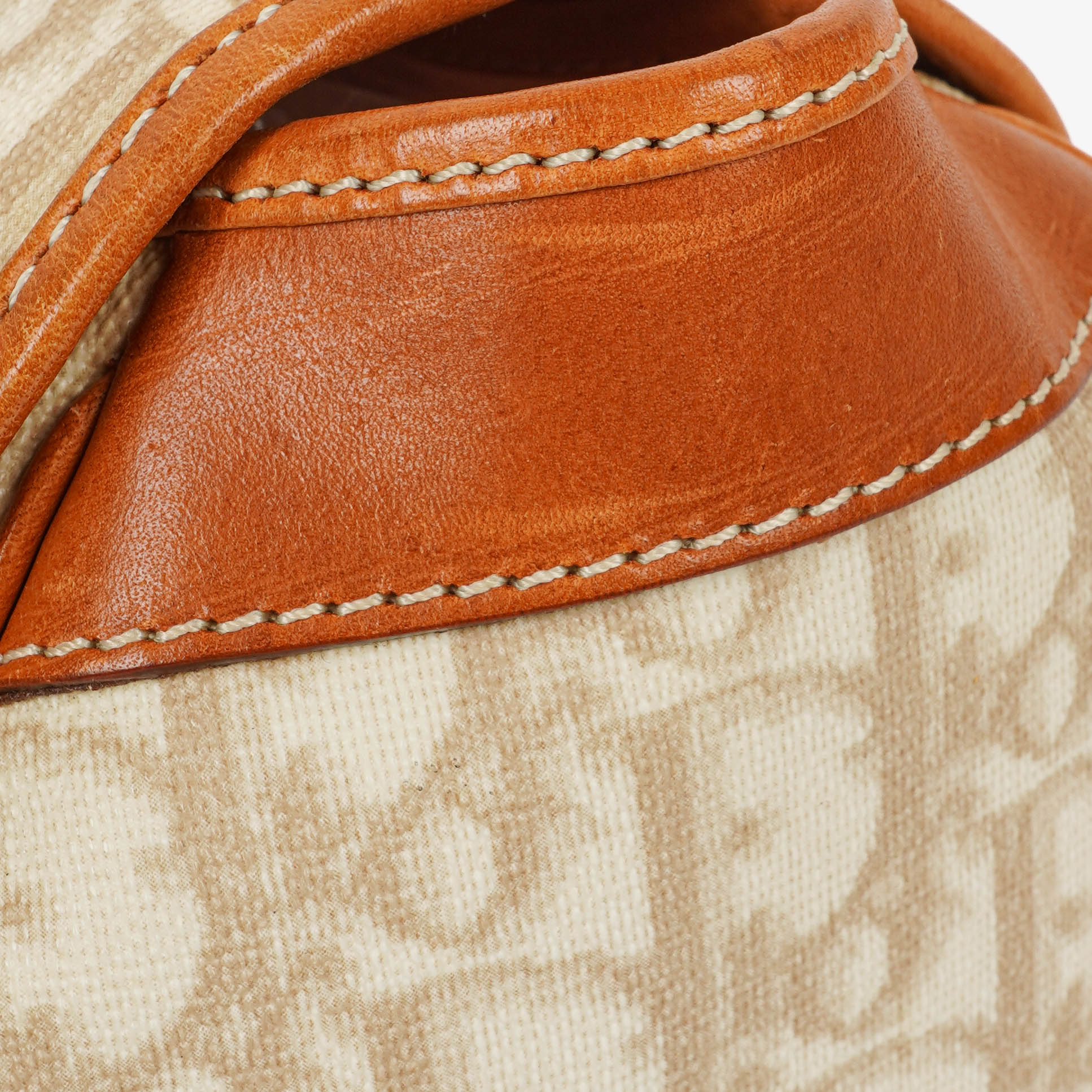 Christian Dior Romantique Trotter Monogramm Tasche aus beschichtetem Canvas in Tan