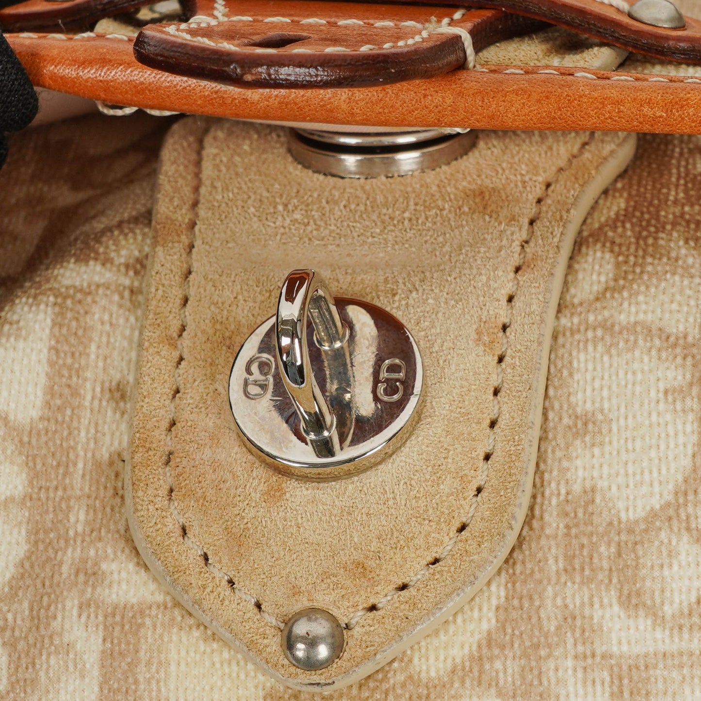 Christian Dior Romantique Trotter Monogramm Tasche aus beschichtetem Canvas in Tan