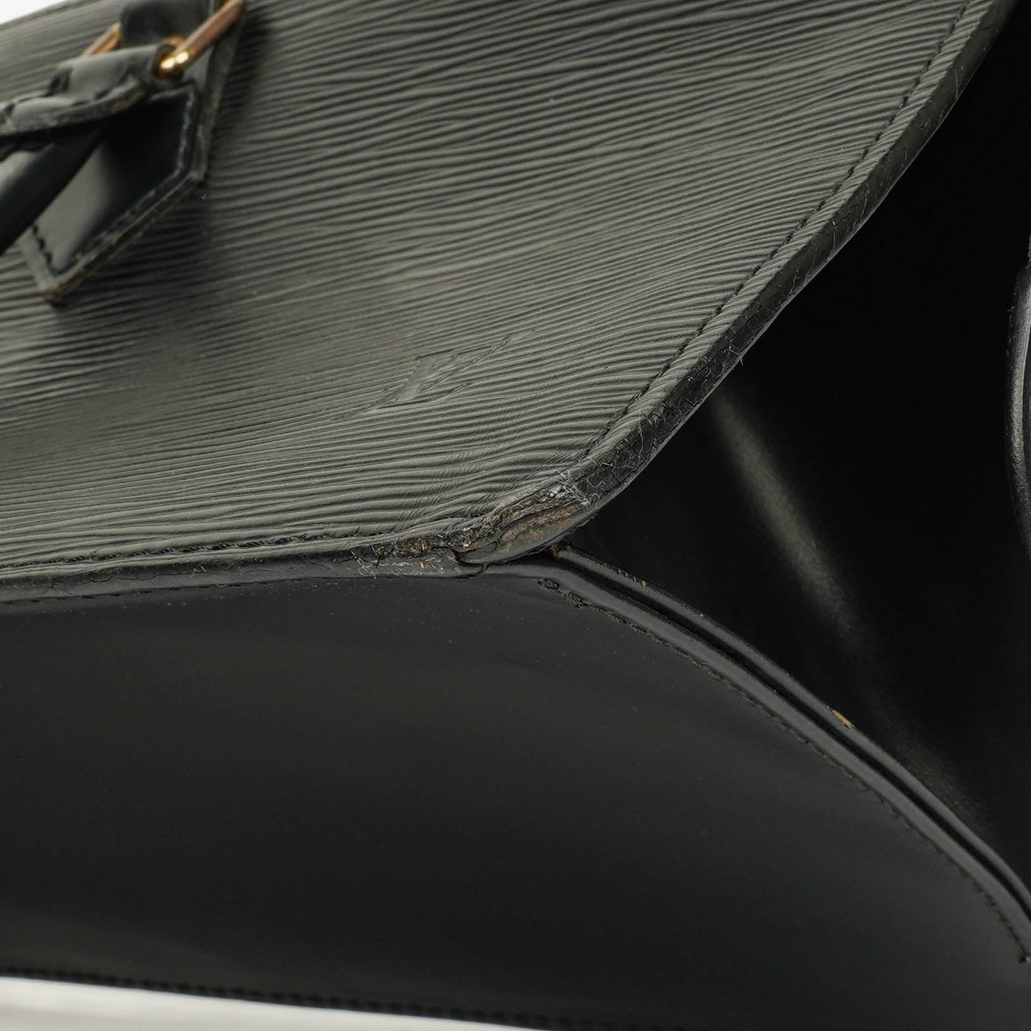 Louis Vuitton Sac Triangle Tasche aus schwarzem Epi Leder