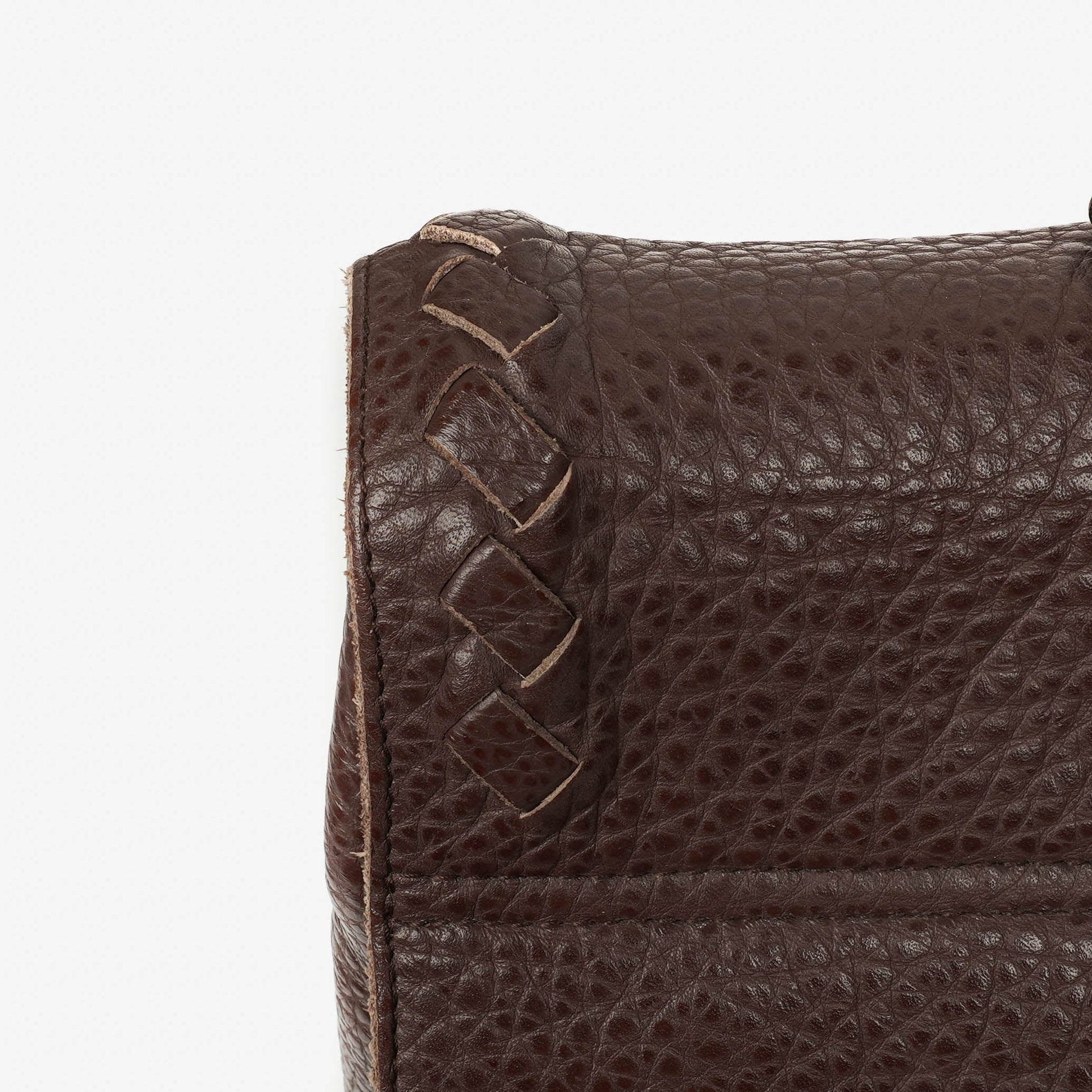 Bottega Veneta Aktentasche aus genarbtem Leder