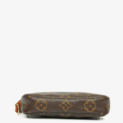 Louis Vuitton Mini Pochette Accessoires Clutch aus Monogram Canvas