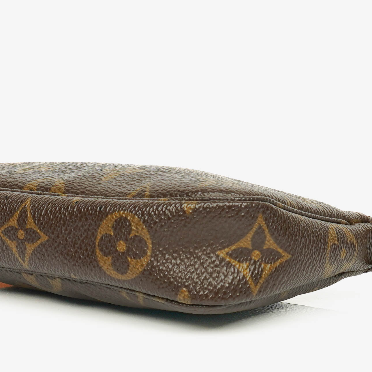 Louis Vuitton Mini Pochette Accessoires Clutch aus Monogram Canvas