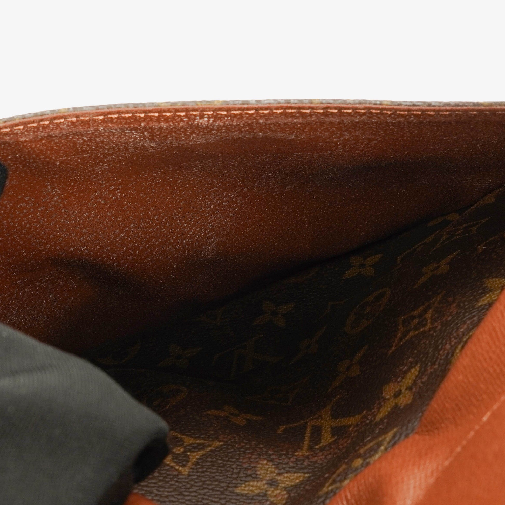 Louis Vuitton Jeune Fille MM Crossbody Bag aus Monogram Canvas
