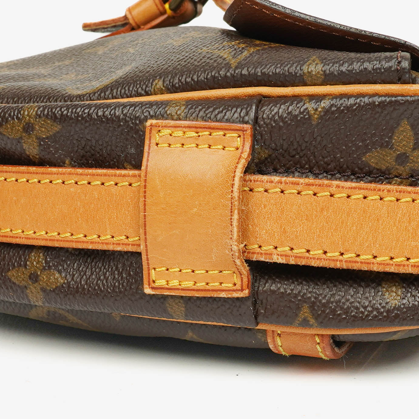 Louis Vuitton Jeune Fille MM Crossbody Bag aus Monogram Canvas
