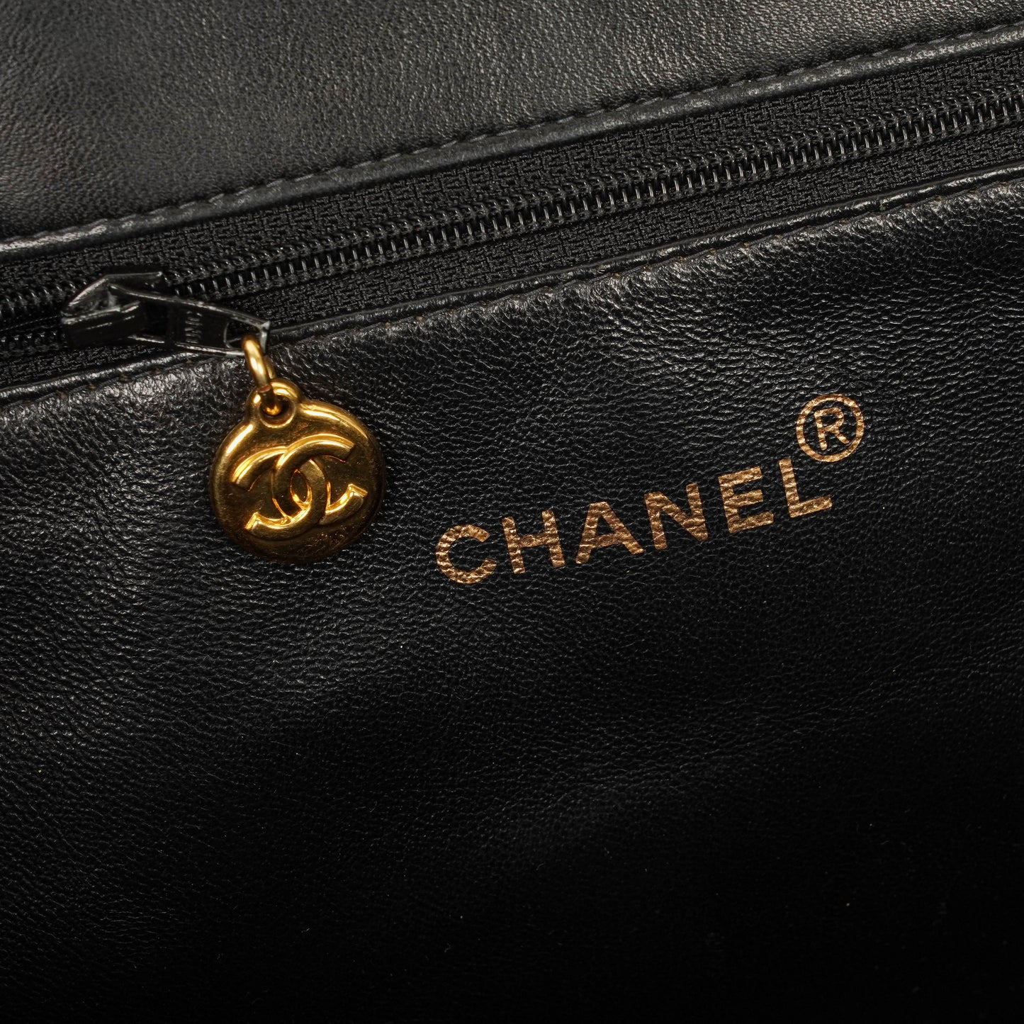 Chanel Grand Shopping Tote aus gestepptem Lammleder mit goldfarbener Hardware