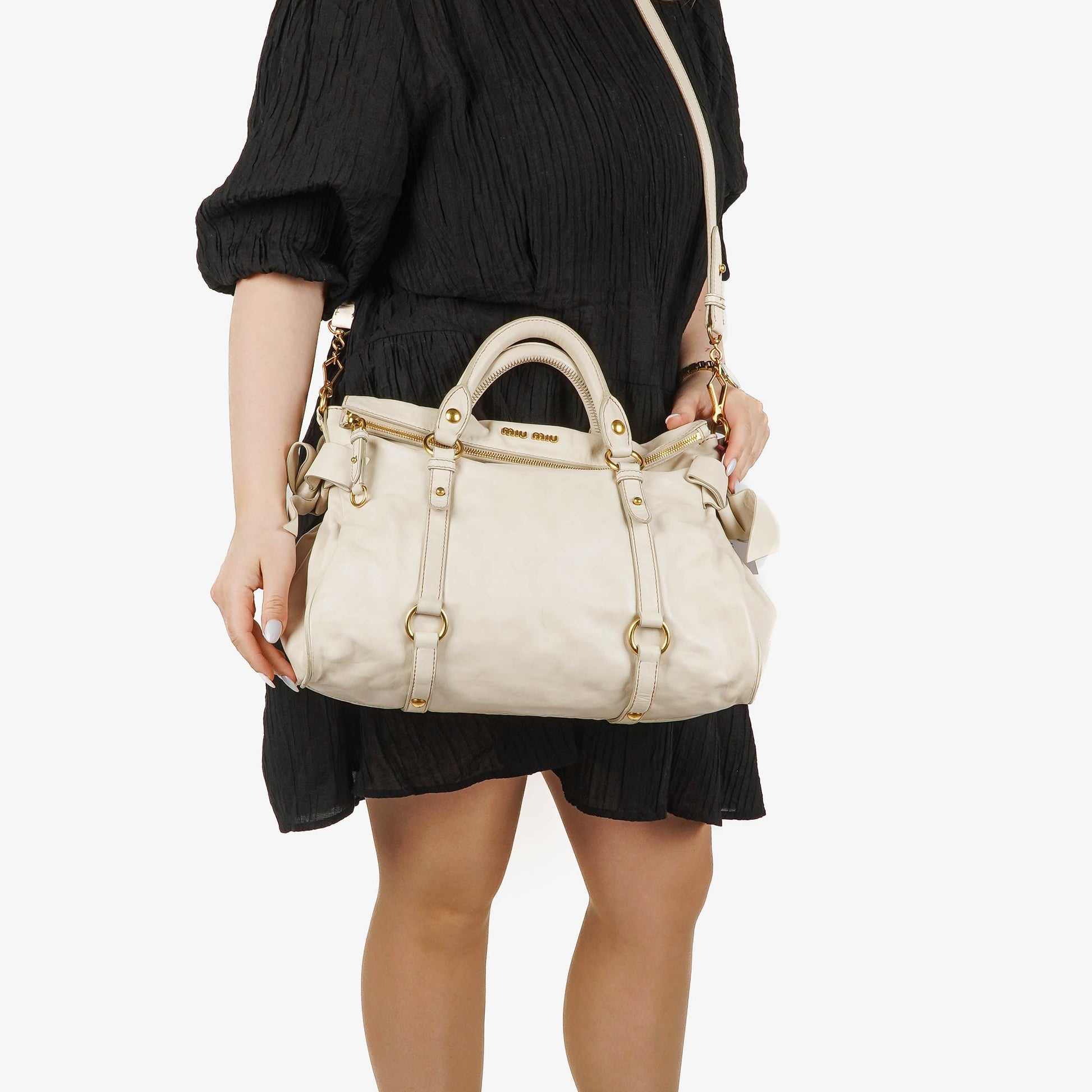 Miu Miu Vitello Lux Bow Talco Satchel Tasche