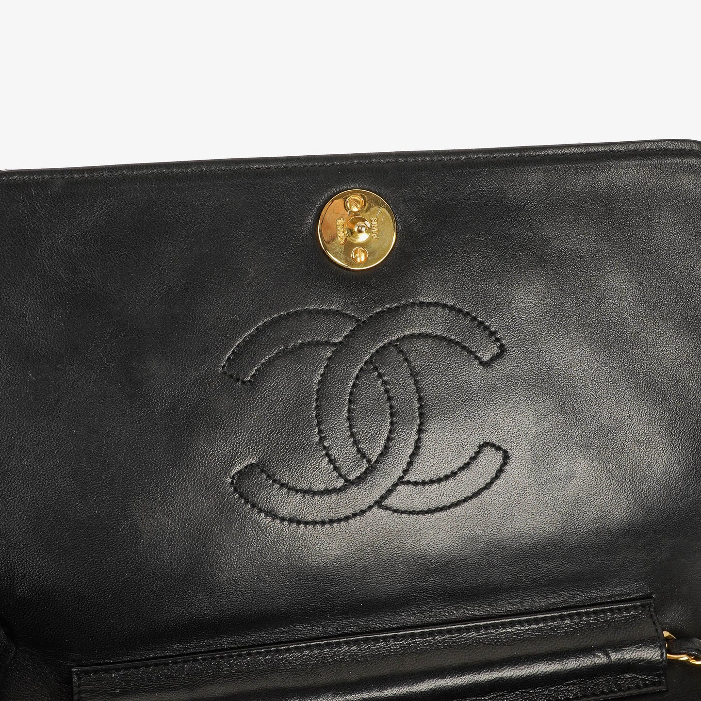 CHANEL Classic Full Flap Bag aus schwarzem gestepptem Lammleder mit 24K vergoldeten Beschlägen