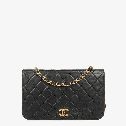 CHANEL Classic Full Flap Bag aus schwarzem gestepptem Lammleder mit 24K vergoldeten Beschlägen