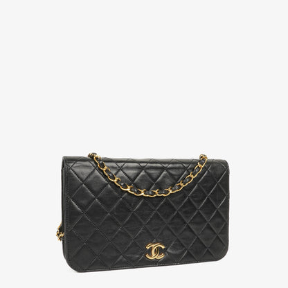 CHANEL Classic Full Flap Bag aus schwarzem gestepptem Lammleder mit 24K vergoldeten Beschlägen