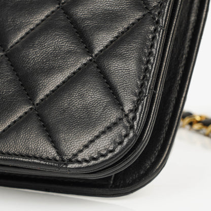 CHANEL Classic Full Flap Bag aus schwarzem gestepptem Lammleder mit 24K vergoldeten Beschlägen