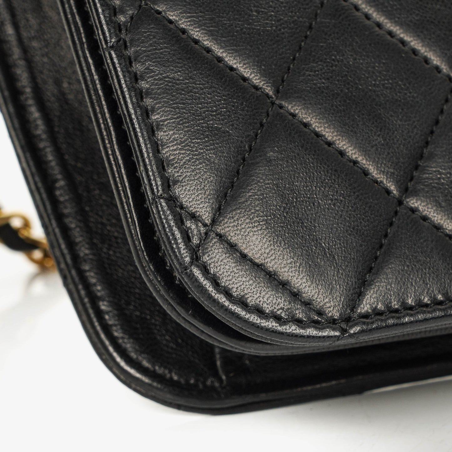 CHANEL Classic Full Flap Bag aus schwarzem gestepptem Lammleder mit 24K vergoldeten Beschlägen
