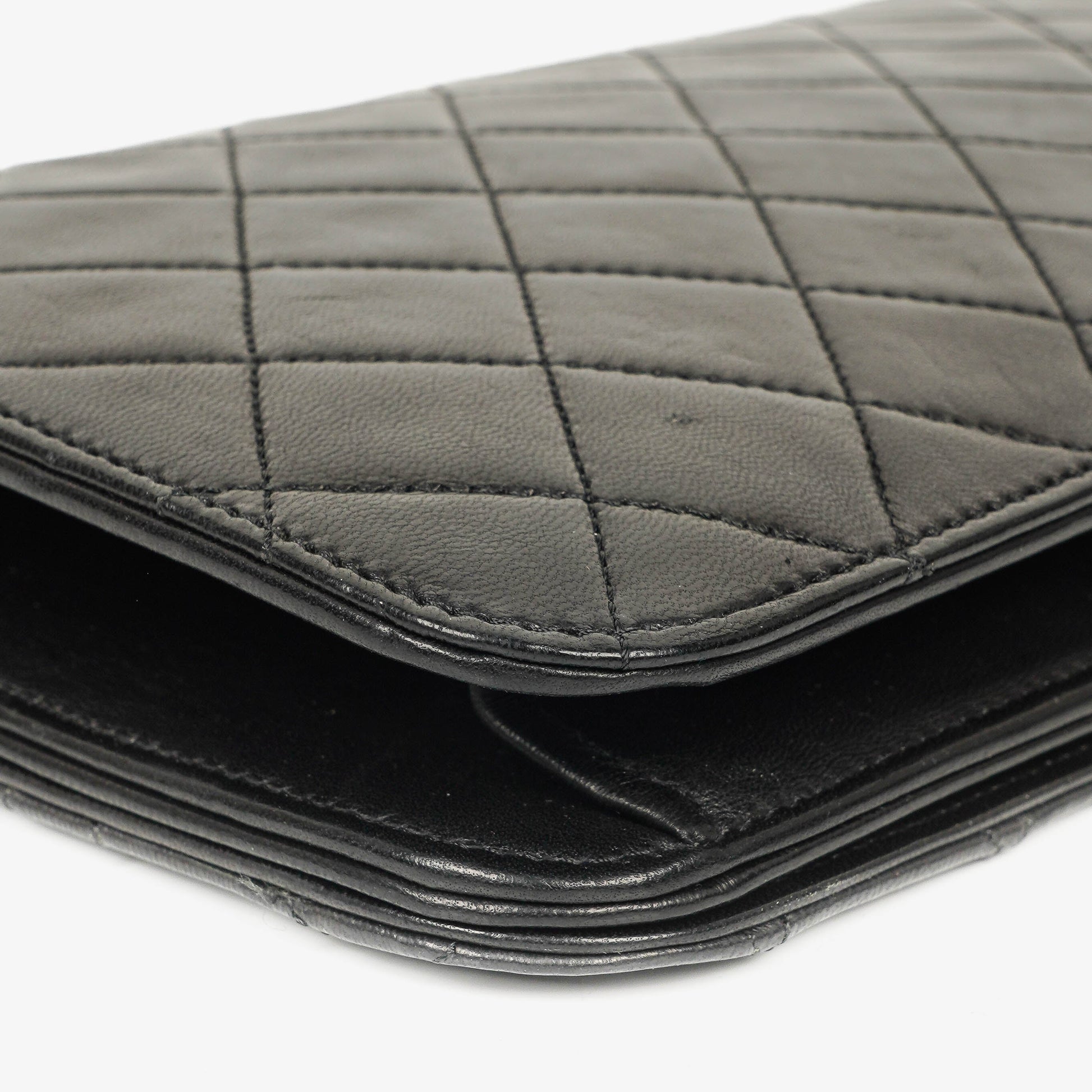 CHANEL Classic Full Flap Bag aus schwarzem gestepptem Lammleder mit 24K vergoldeten Beschlägen