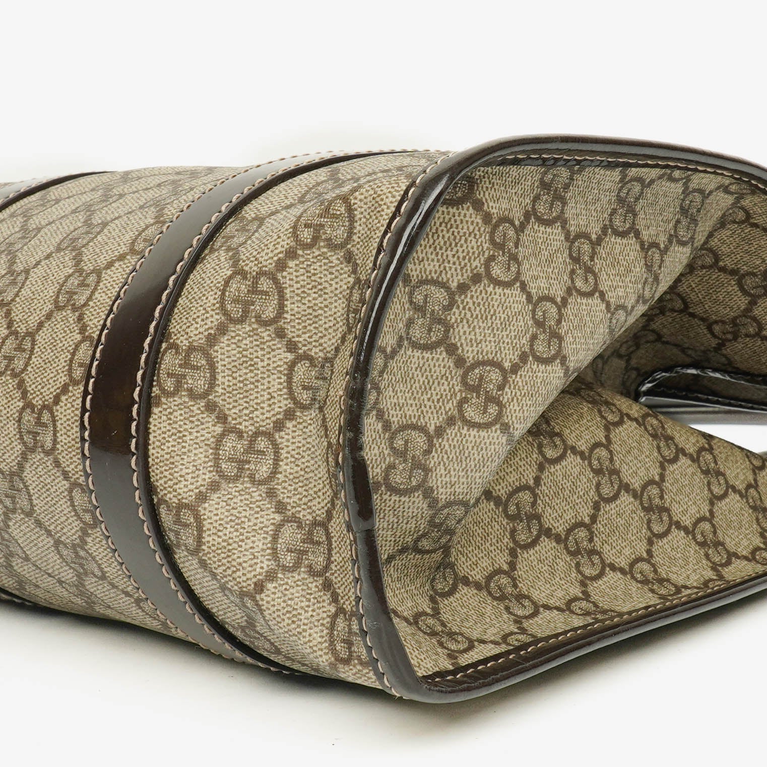 Gucci Supreme GG Canvas Bardot Joy Schultertasche
