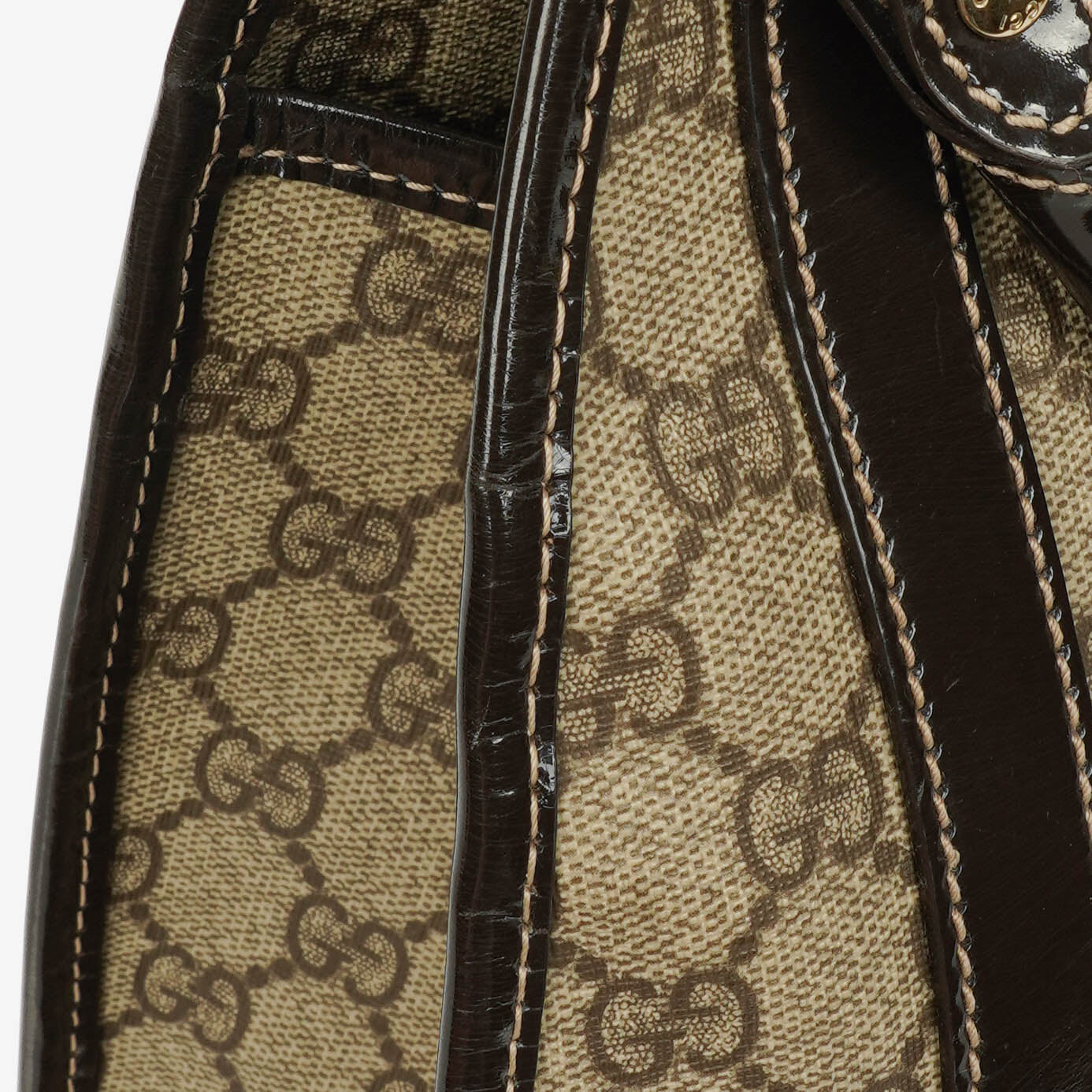 Gucci Supreme GG Canvas Bardot Joy Schultertasche