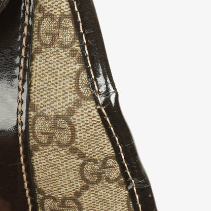 Gucci Supreme GG Canvas Bardot Joy Schultertasche
