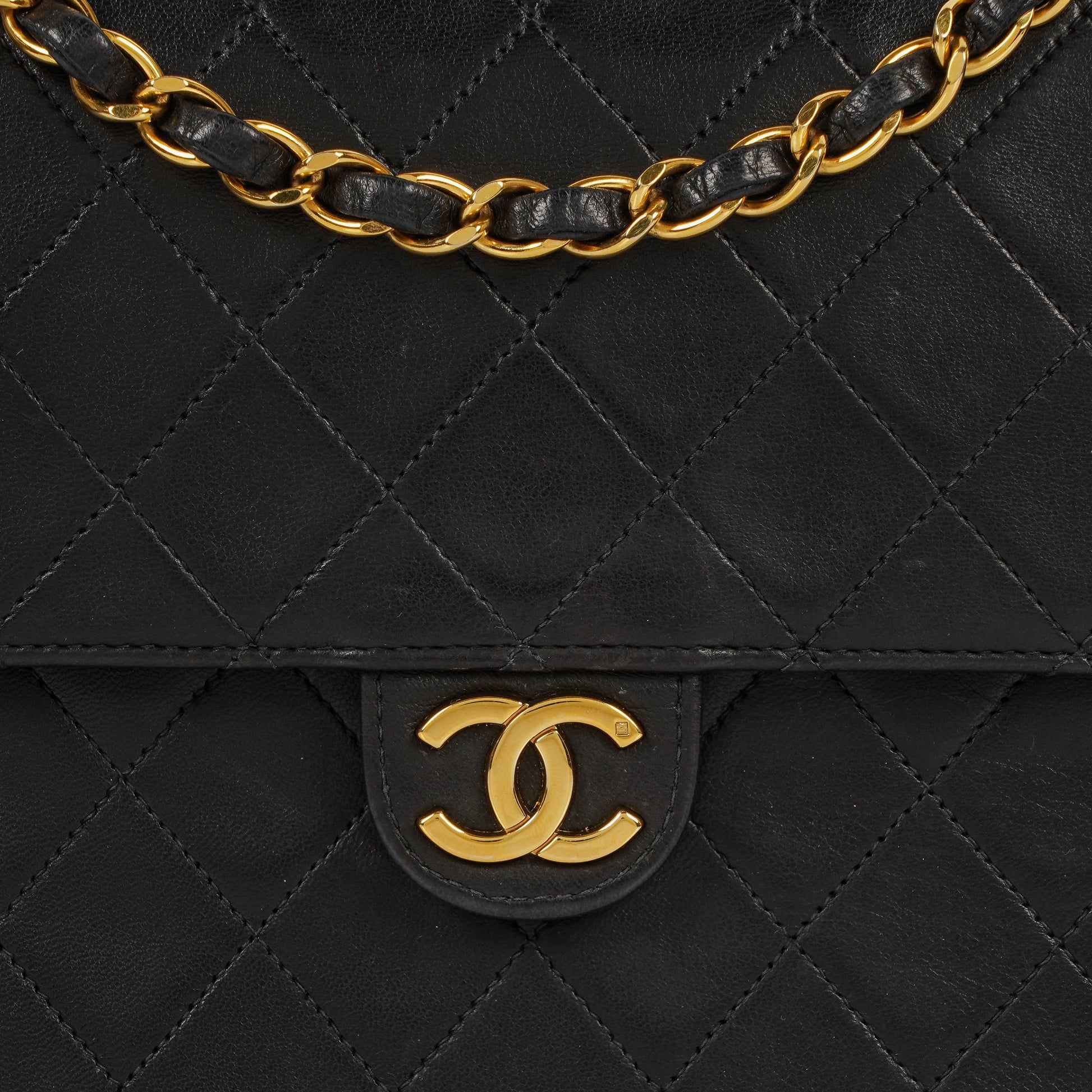 Chanel Small Classic Single Flap Tasche aus schwarzem gestepptem Lammleder mit 24K vergoldeter Hardware