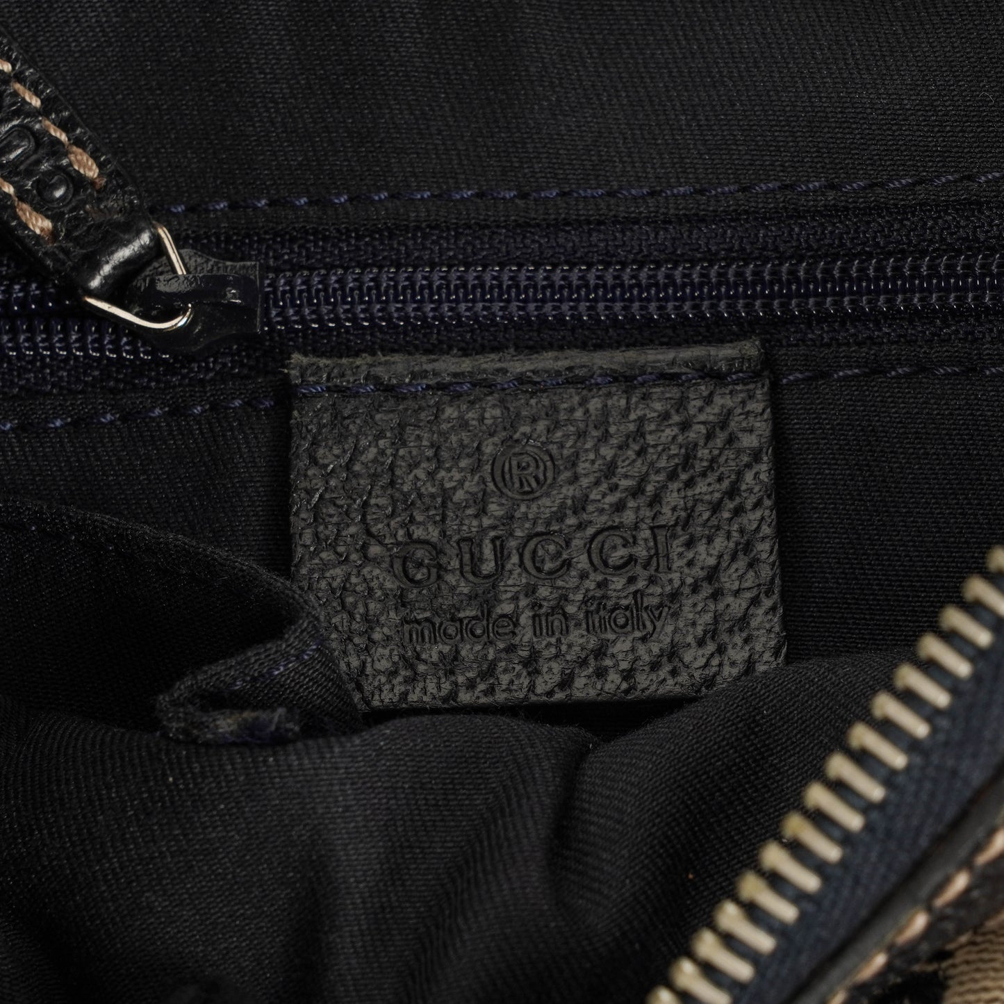 Gucci Charmy Hobo-Tasche aus Navy GG Canvas