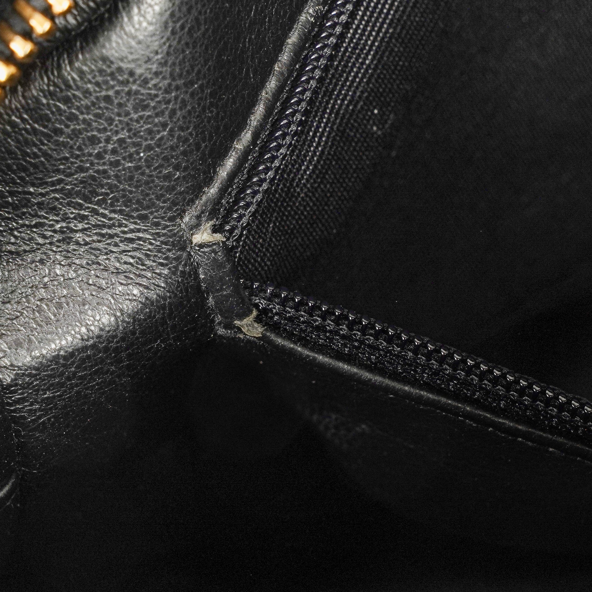 Chanel Vintage Camera Bag mit Fronttasche aus schwarzem gestepptem Leder mit 24K vergoldeter Hardware