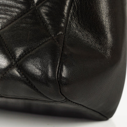Chanel Vintage Camera Bag mit Fronttasche aus schwarzem gestepptem Leder mit 24K vergoldeter Hardware