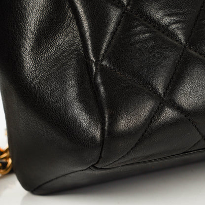 Chanel Vintage Camera Bag mit Fronttasche aus schwarzem gestepptem Leder mit 24K vergoldeter Hardware