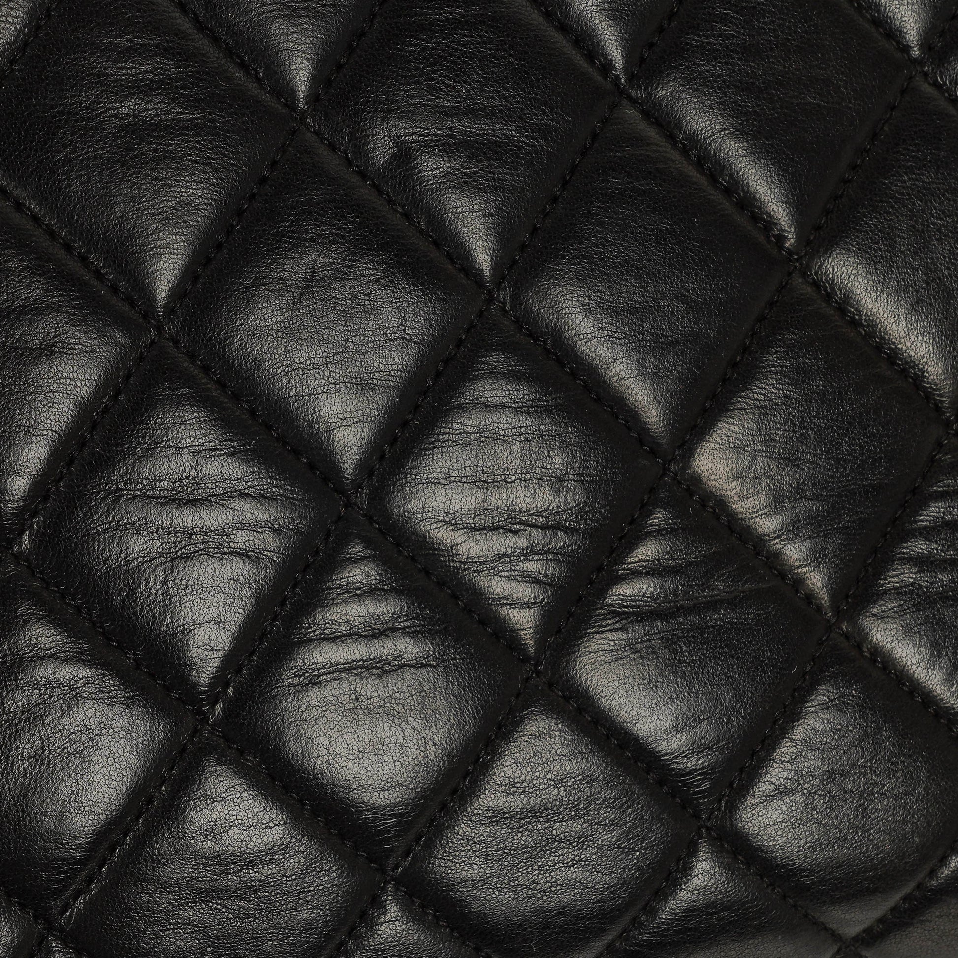 Chanel Vintage Camera Bag mit Fronttasche aus schwarzem gestepptem Leder mit 24K vergoldeter Hardware