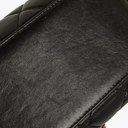 Chanel Vintage Camera Bag mit Fronttasche aus schwarzem gestepptem Leder mit 24K vergoldeter Hardware