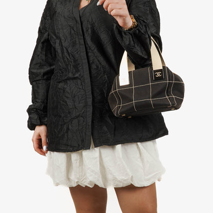 Chanel Boston Tasche aus schokoladenfarbenem Canvas mit braunen Nähten