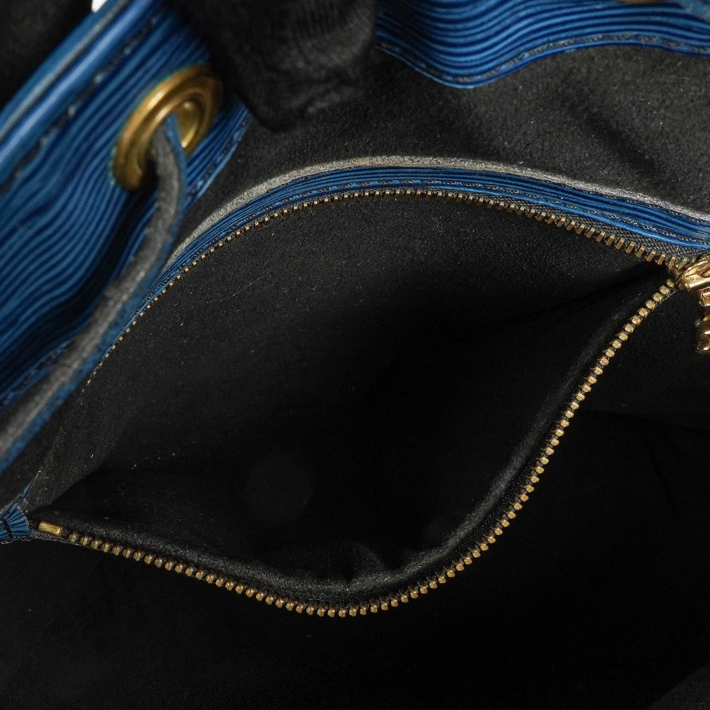 Louis Vuitton Noe Grande GM Schultertasche aus blauem Epi Leder