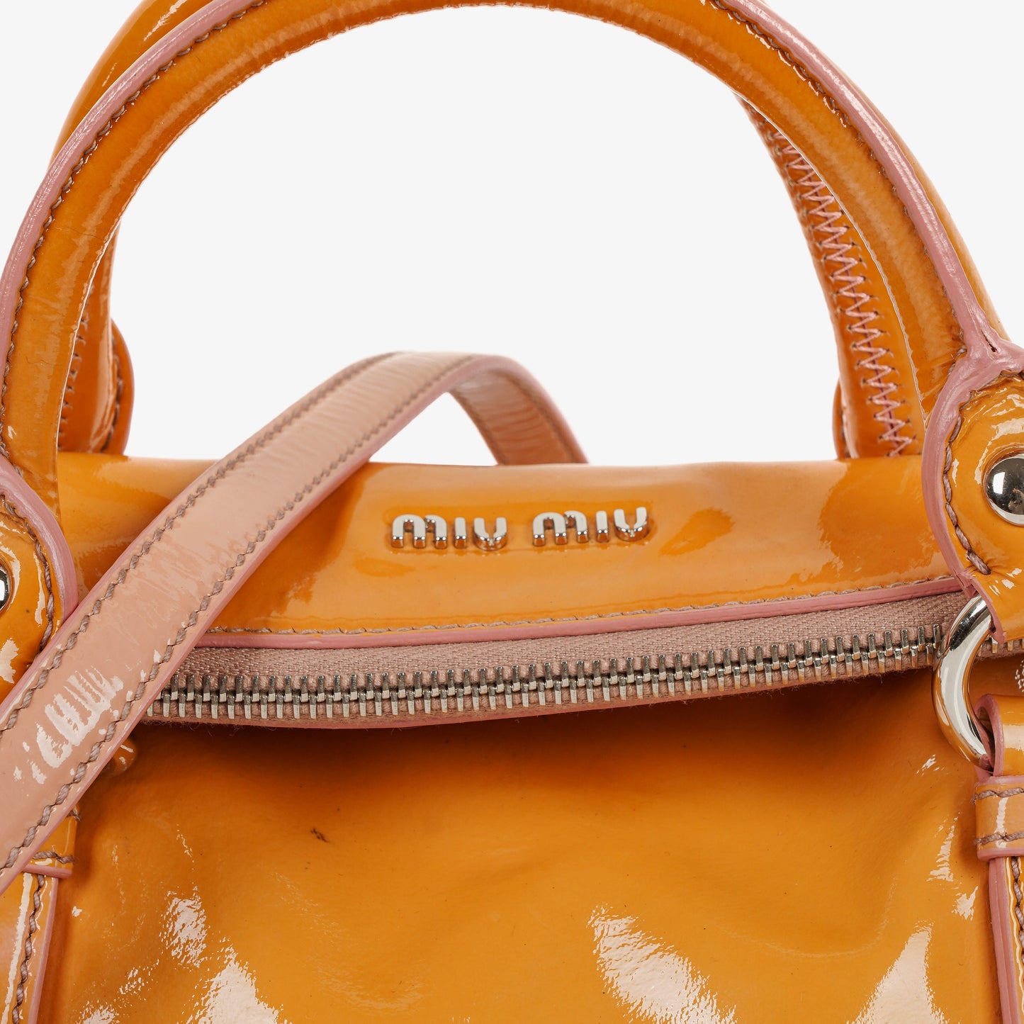 Miu Miu Schleifen-Satchel-Tasche aus Lackleder