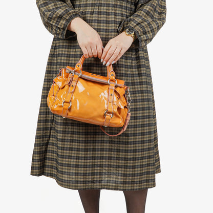 Miu Miu Schleifen-Satchel-Tasche aus Lackleder