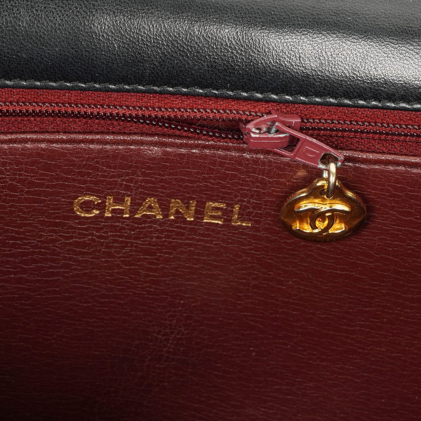 Chanel Classic Single Flap Tasche aus gestepptem Lammleder mit 24K vergoldeter Hardware