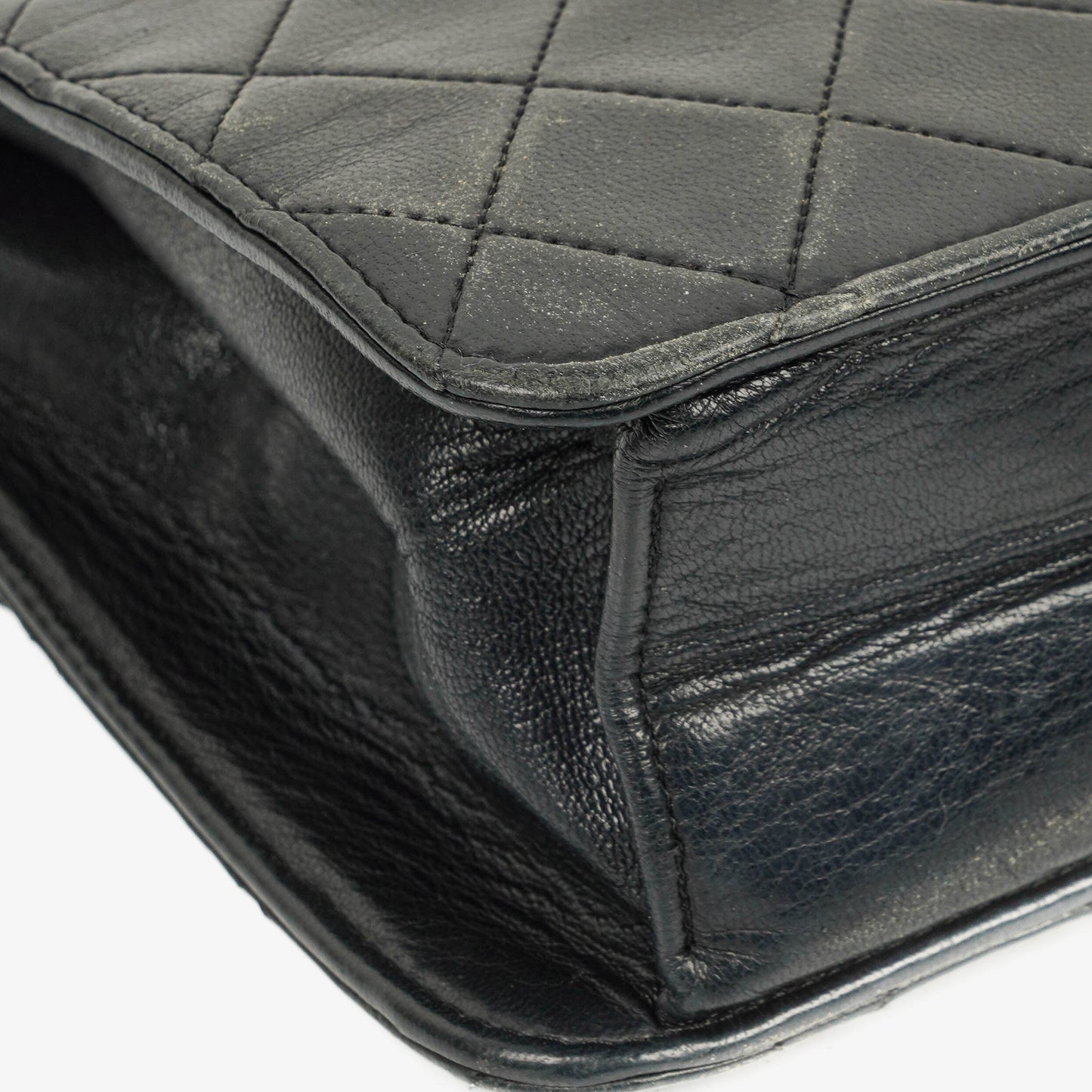 Chanel Classic Single Flap Tasche aus gestepptem Lammleder mit 24K vergoldeter Hardware