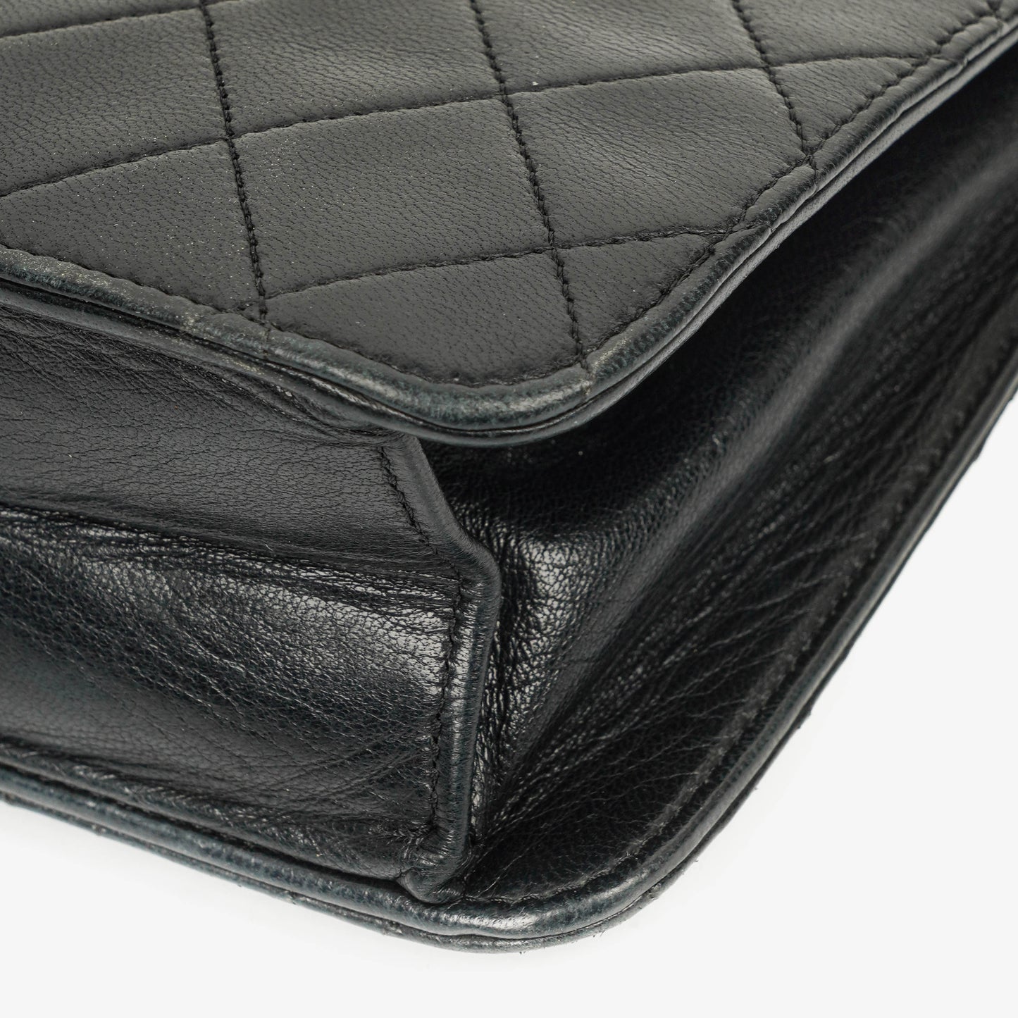 Chanel Classic Single Flap Tasche aus gestepptem Lammleder mit 24K vergoldeter Hardware