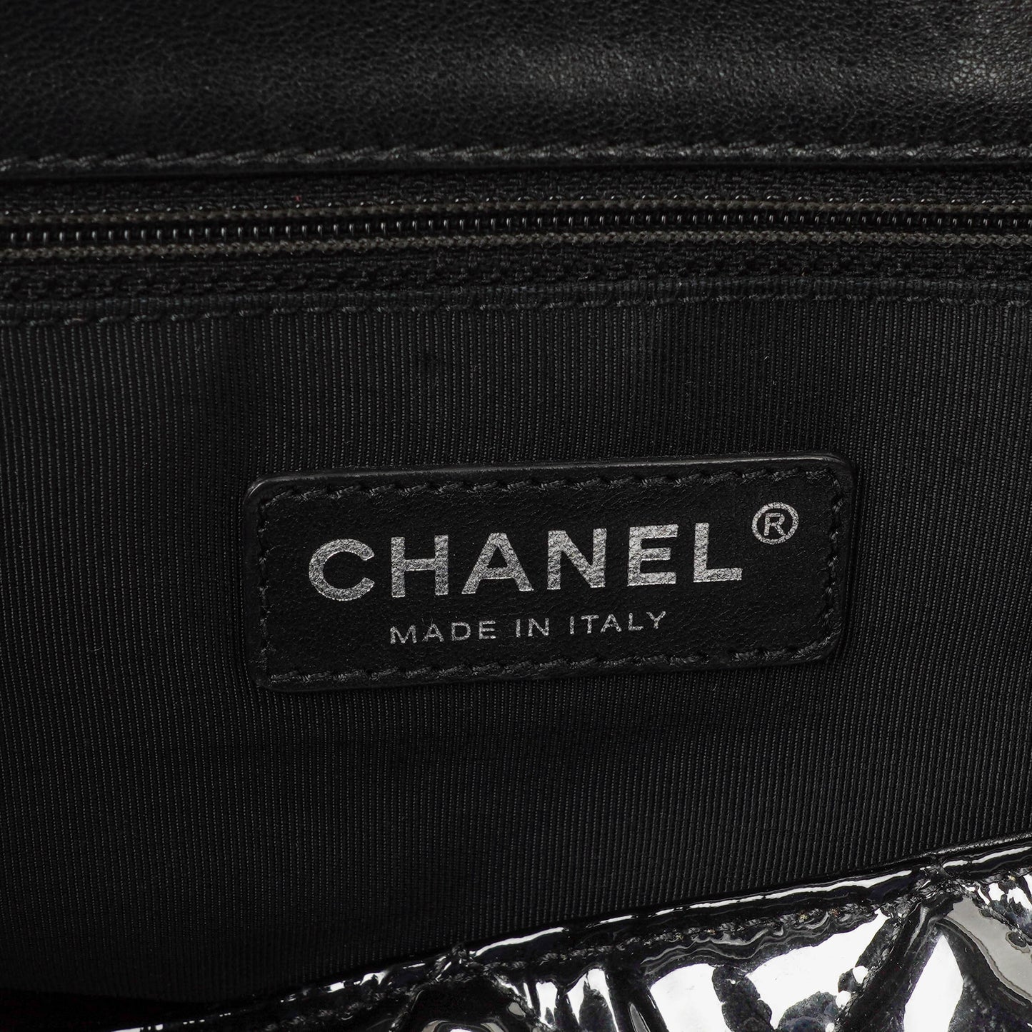 Chanel Reissue Akkordeon Flap Tasche aus schwarzem gestepptem Lackleder