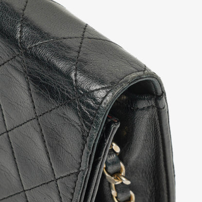 Chanel Classic Single Flap Tasche aus gestepptem Lammleder mit 24K vergoldeter Hardware