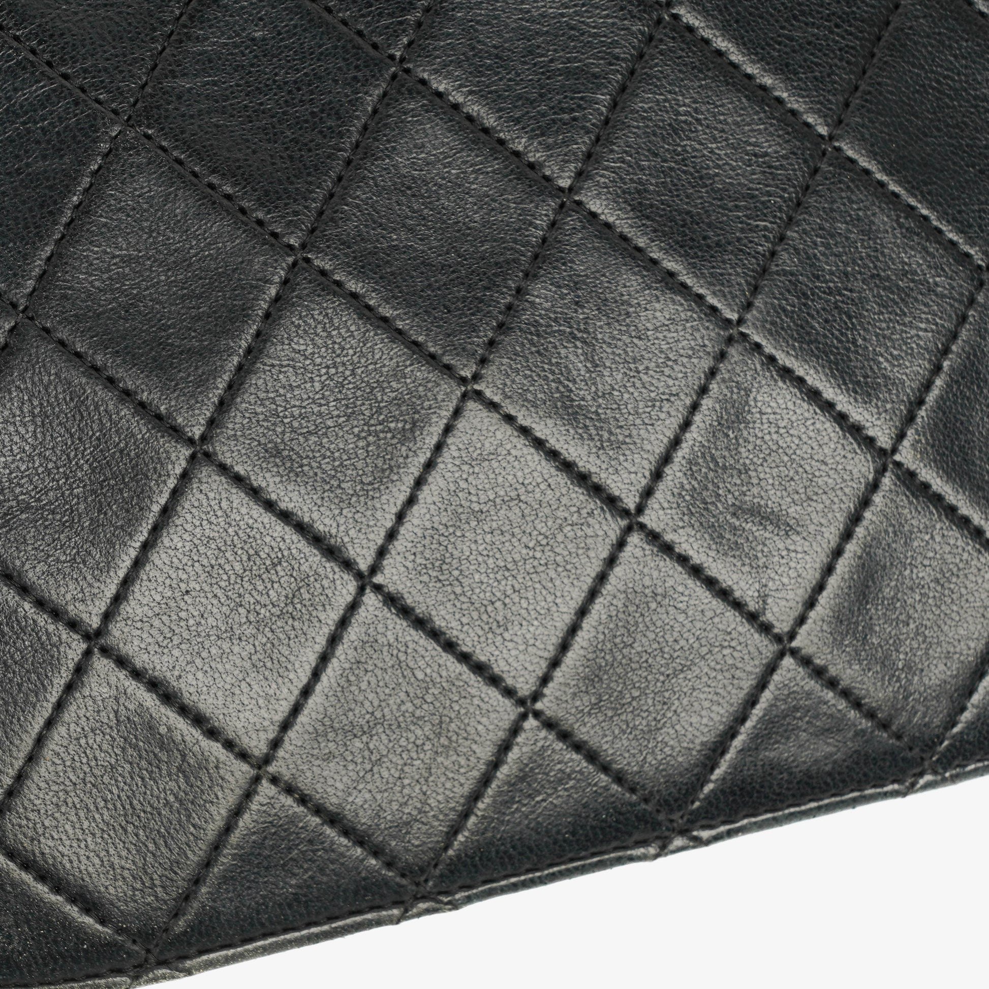 Chanel Classic Single Flap Tasche aus gestepptem Lammleder mit 24K vergoldeter Hardware
