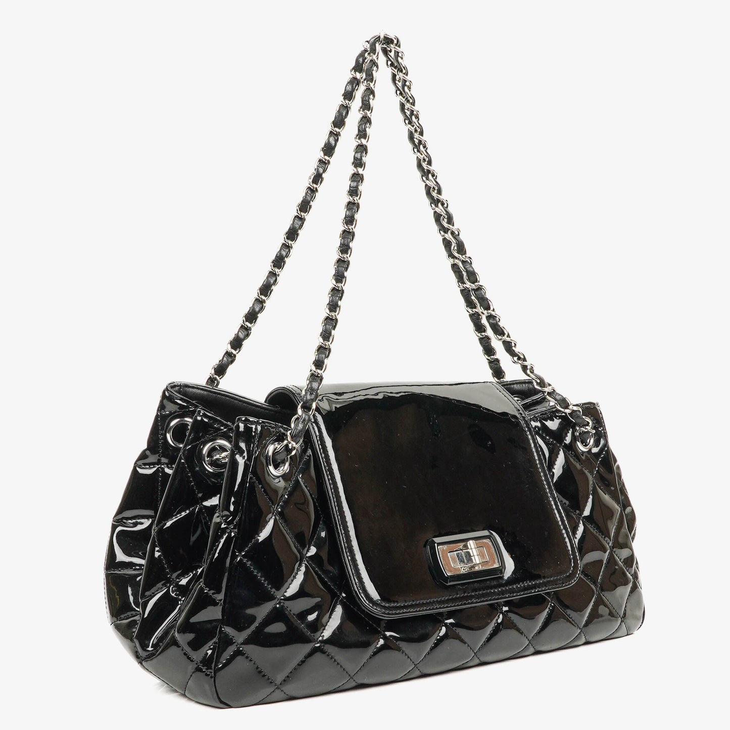 Chanel Reissue Akkordeon Flap Tasche aus schwarzem gestepptem Lackleder