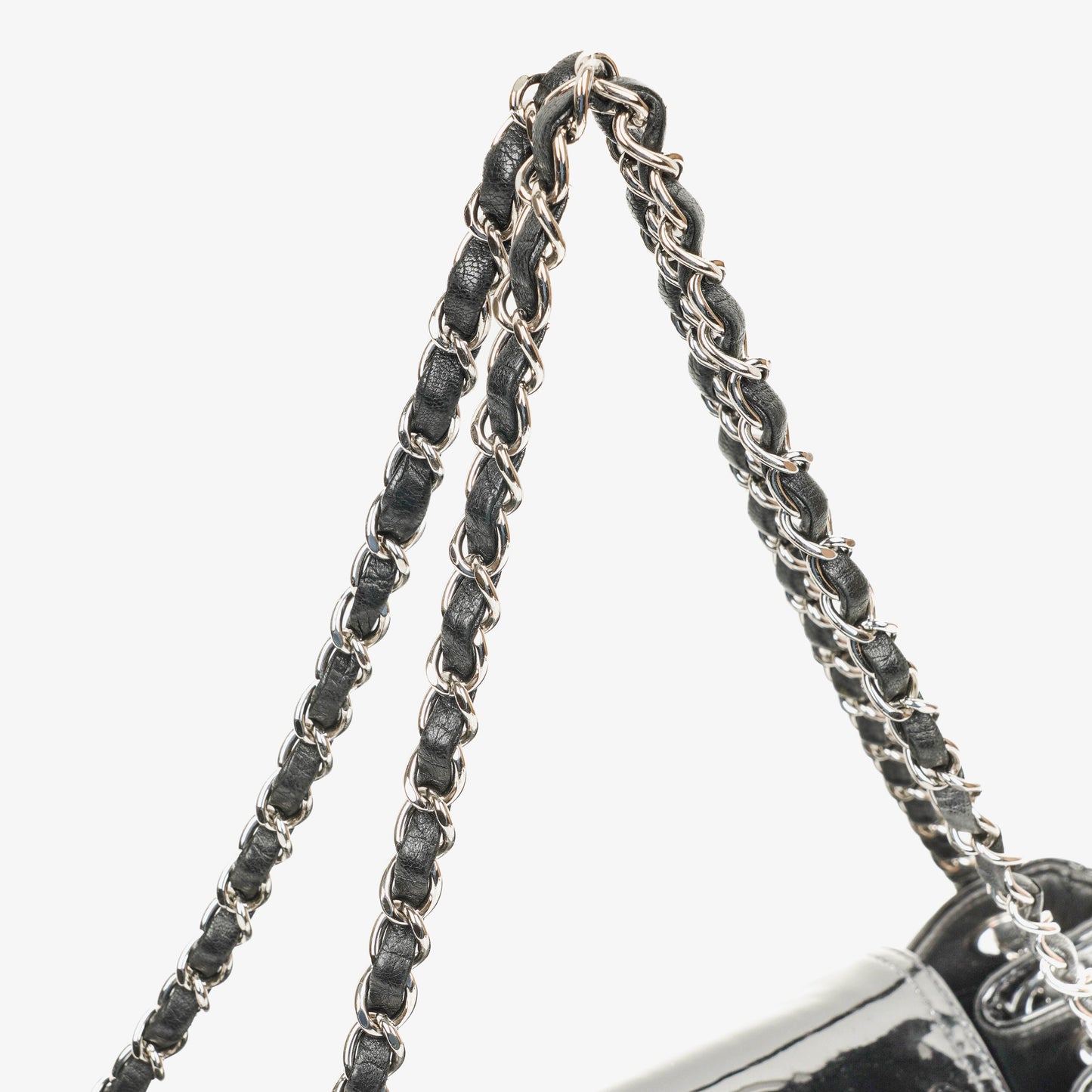 Chanel Reissue Akkordeon Flap Tasche aus schwarzem gestepptem Lackleder