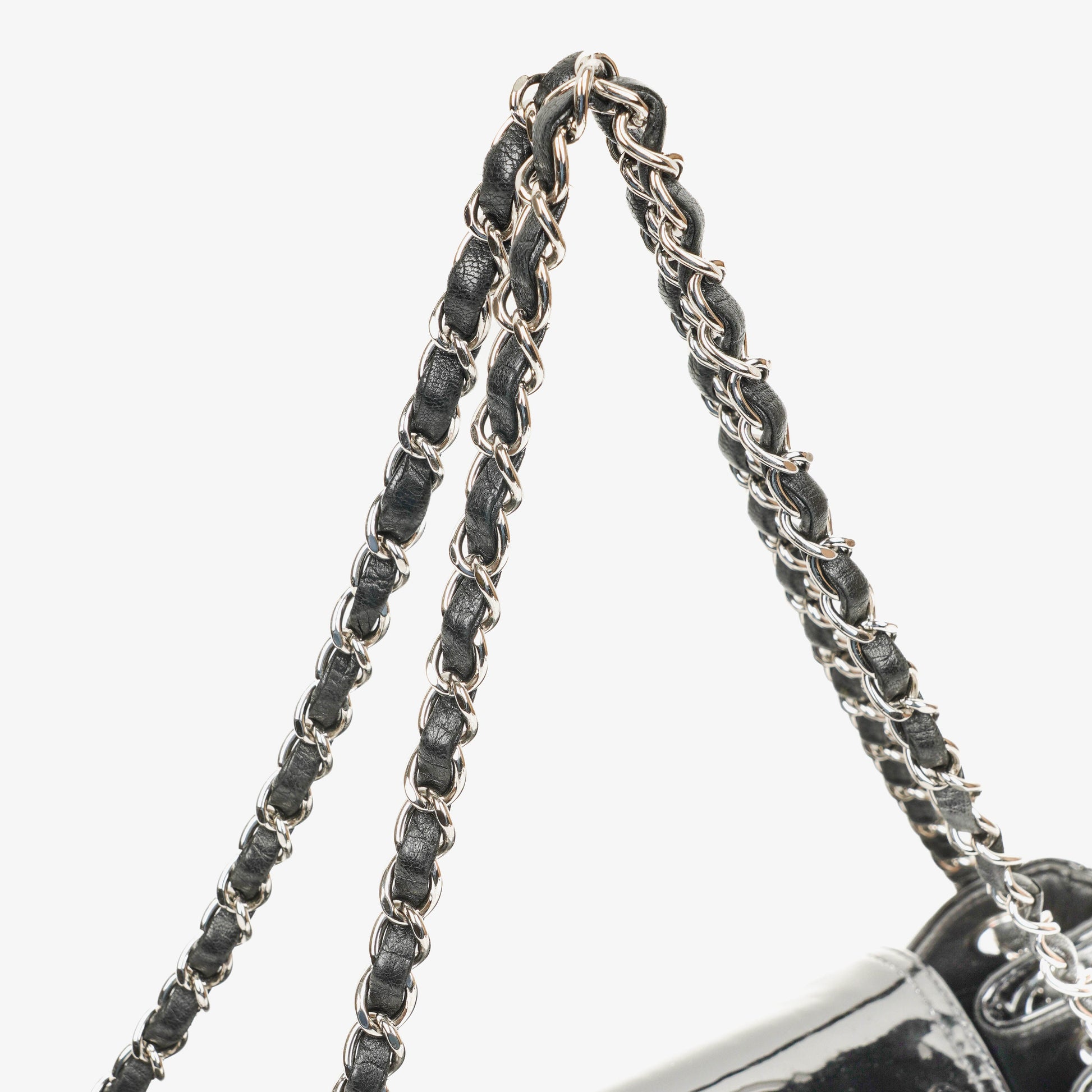 Chanel Reissue Akkordeon Flap Tasche aus schwarzem gestepptem Lackleder