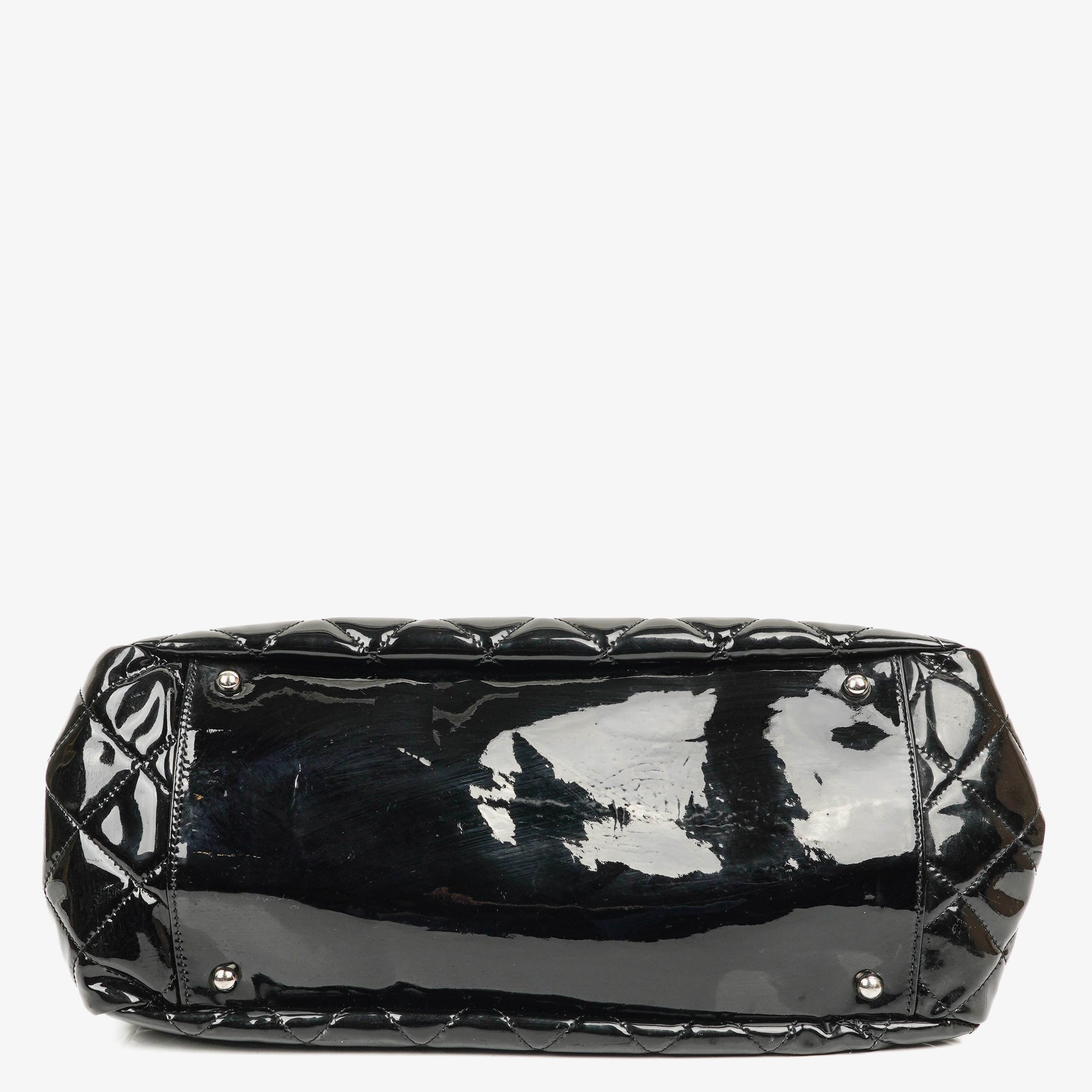 Chanel Reissue Akkordeon Flap Tasche aus schwarzem gestepptem Lackleder