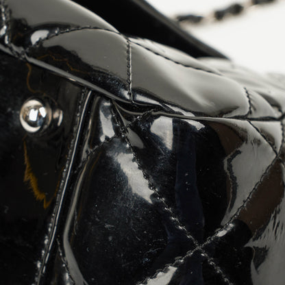 Chanel Reissue Akkordeon Flap Tasche aus schwarzem gestepptem Lackleder