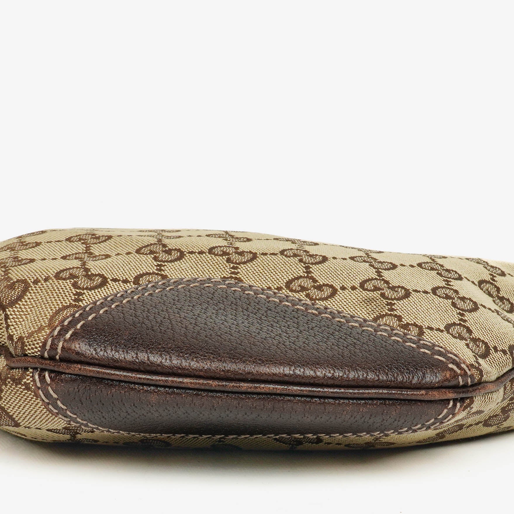 Gucci Small Princy Schultertasche aus Monogram GG Canvas in Beige und Ebony