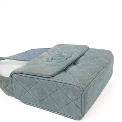 Chanel Small CC Flap Crossbody Tasche aus hellblauem gestepptem Wildleder