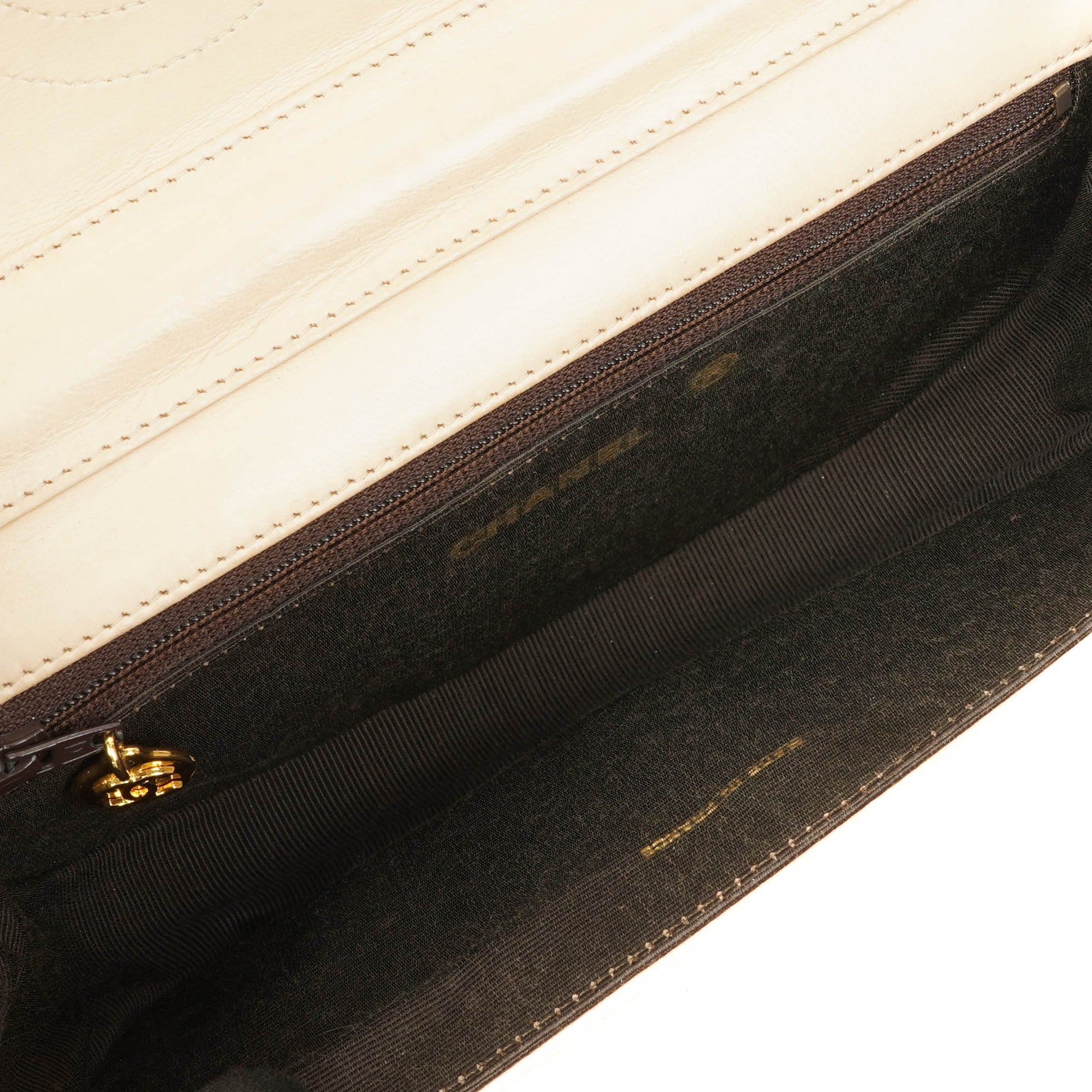 Chanel Half Moon Klappentasche aus beigem gestepptem Lammleder
